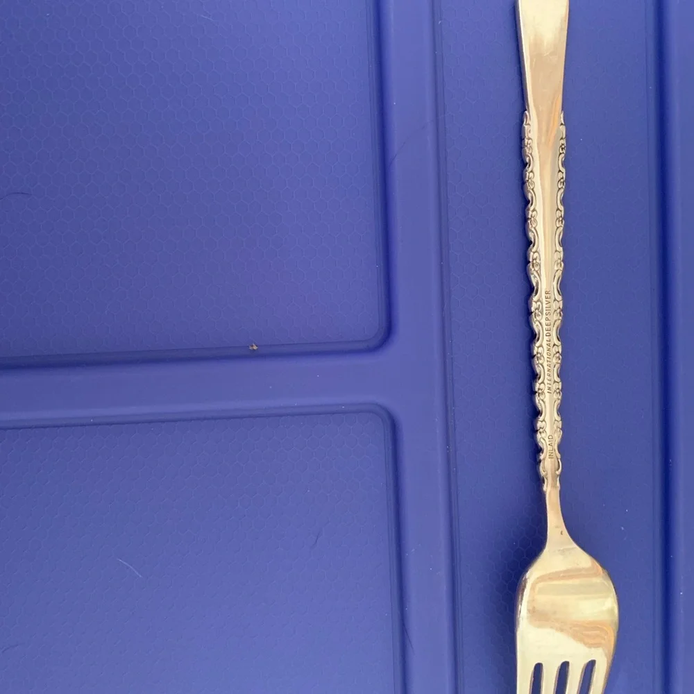 (1) VINTAGE Antique Replacement Piece international deep silver inlaid Fork